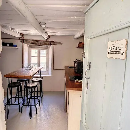 Le Petit Triangle Excentrique - Atypical House Prázdninový dům Cabrespine